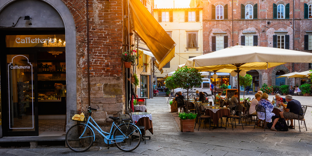 کافه‌ای زیبا در ایتالیا